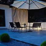 Meraki - Hot Tub