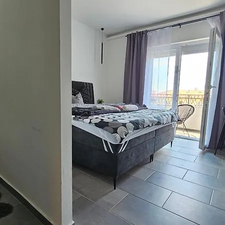 Meraki - Hot Tub Apartment *