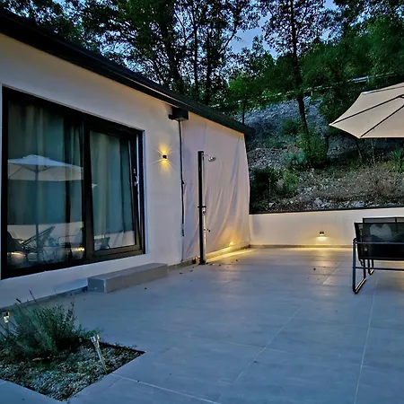 Meraki - Hot Tub Apartman Kostrena